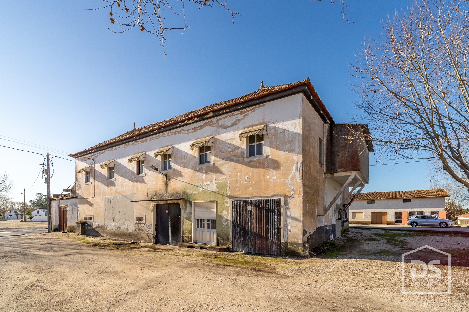Detached house to restore