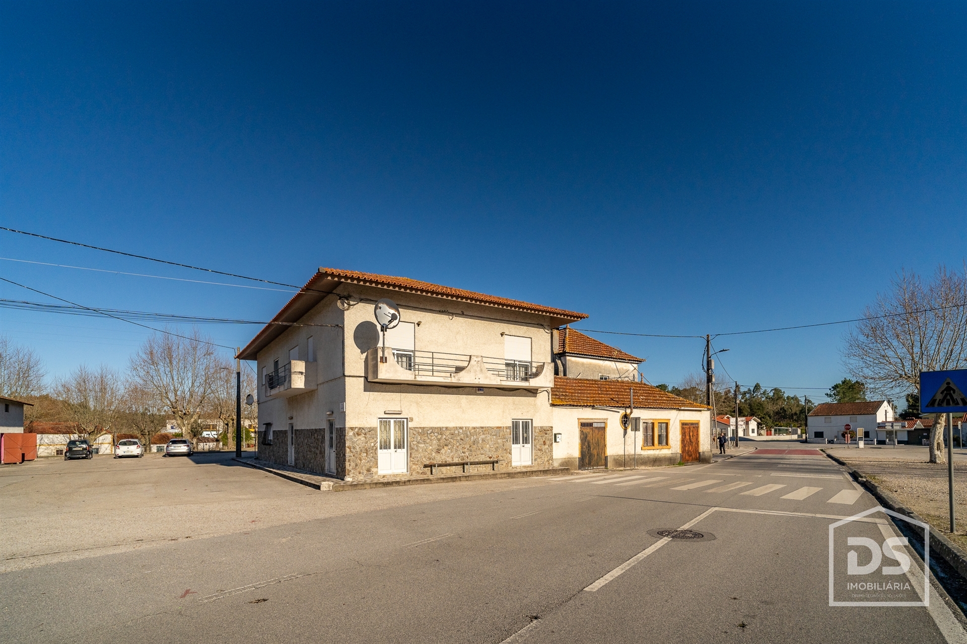 Detached house to restore