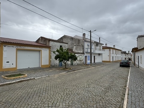 Moradia no Alentejo para remodelar com projeto aprovado - Assumar - Monforte - Alentejo